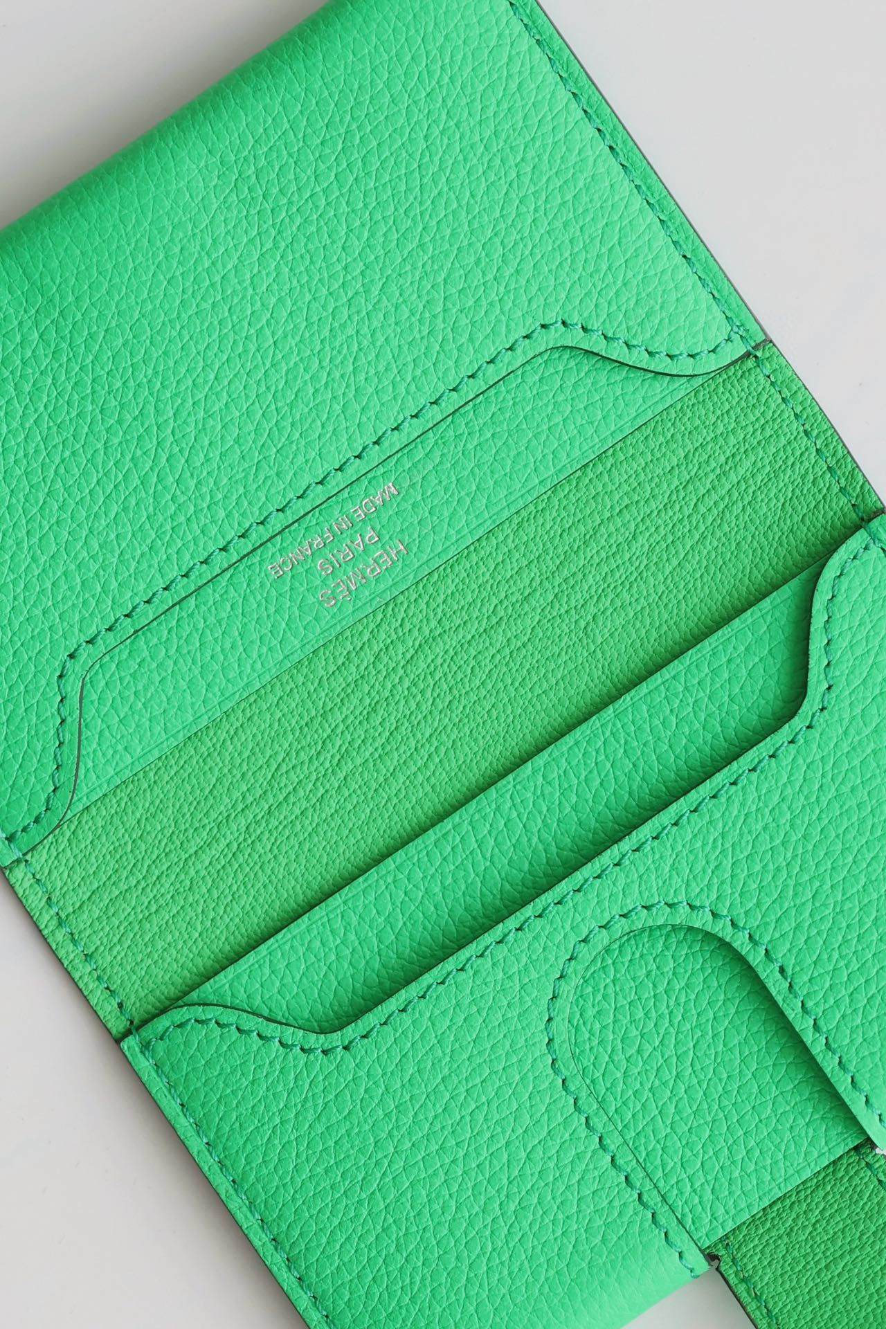 Hermes R.M.S Card Holder in Vert Comics Evergrain Calfskin - Image 5