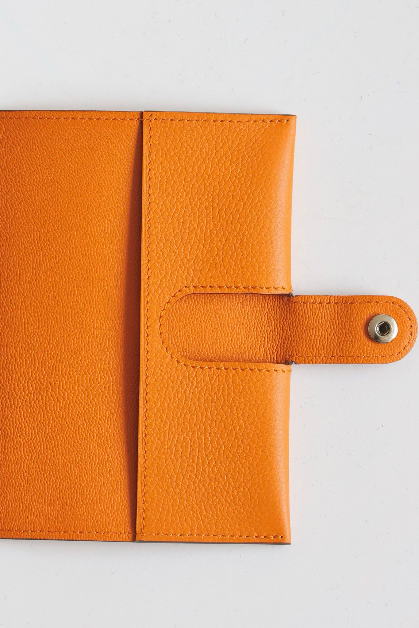 Hermes R.M.S Passport Holder in Apricot Evercolor Calfskin - Image 4