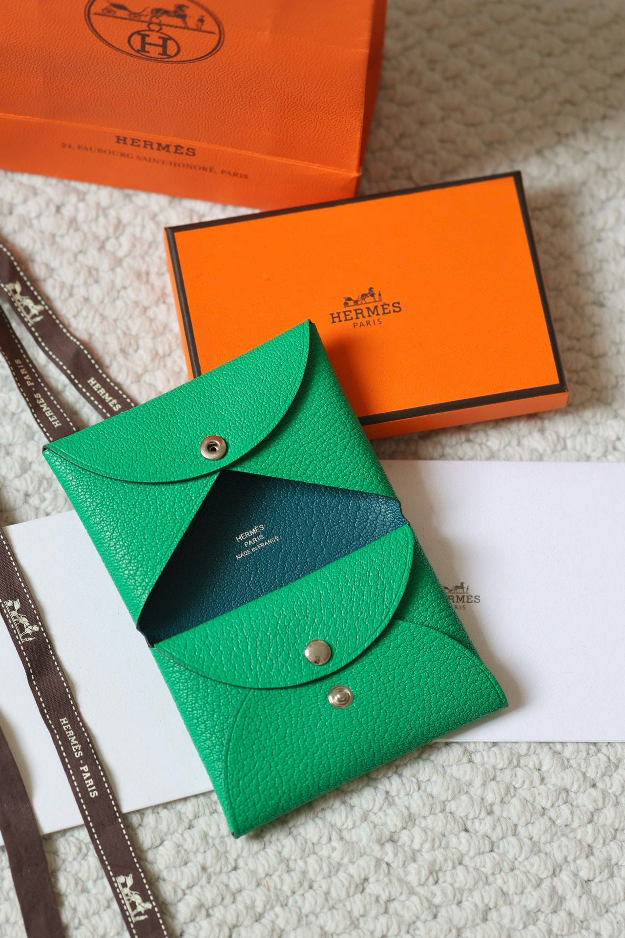 Hermes Calvi Duo Verso Card Holder in Menthe Mysore Goatskin - Image 5
