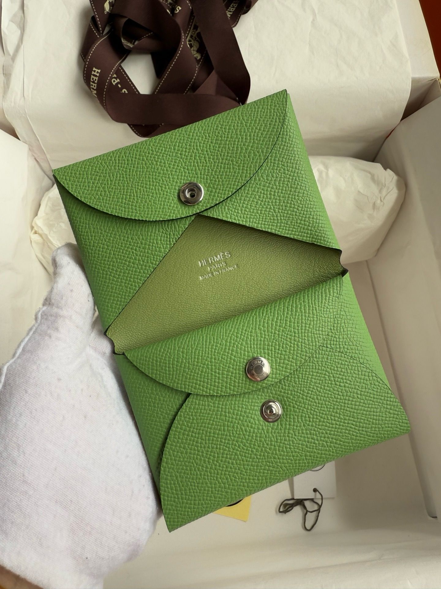 Hermes Calvi Duo Card Holder in Vert Criquet Epsom Calfskin - Image 3
