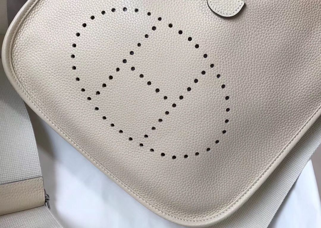 Hermes Evelyne III 29 PM Bag In Craie Clemence Leather - Image 8