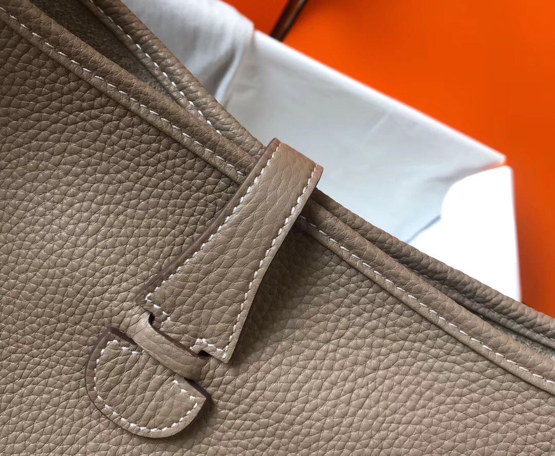 Hermes Evelyne III 29 PM Bag In Tourterelle Clemence Leather - Image 7