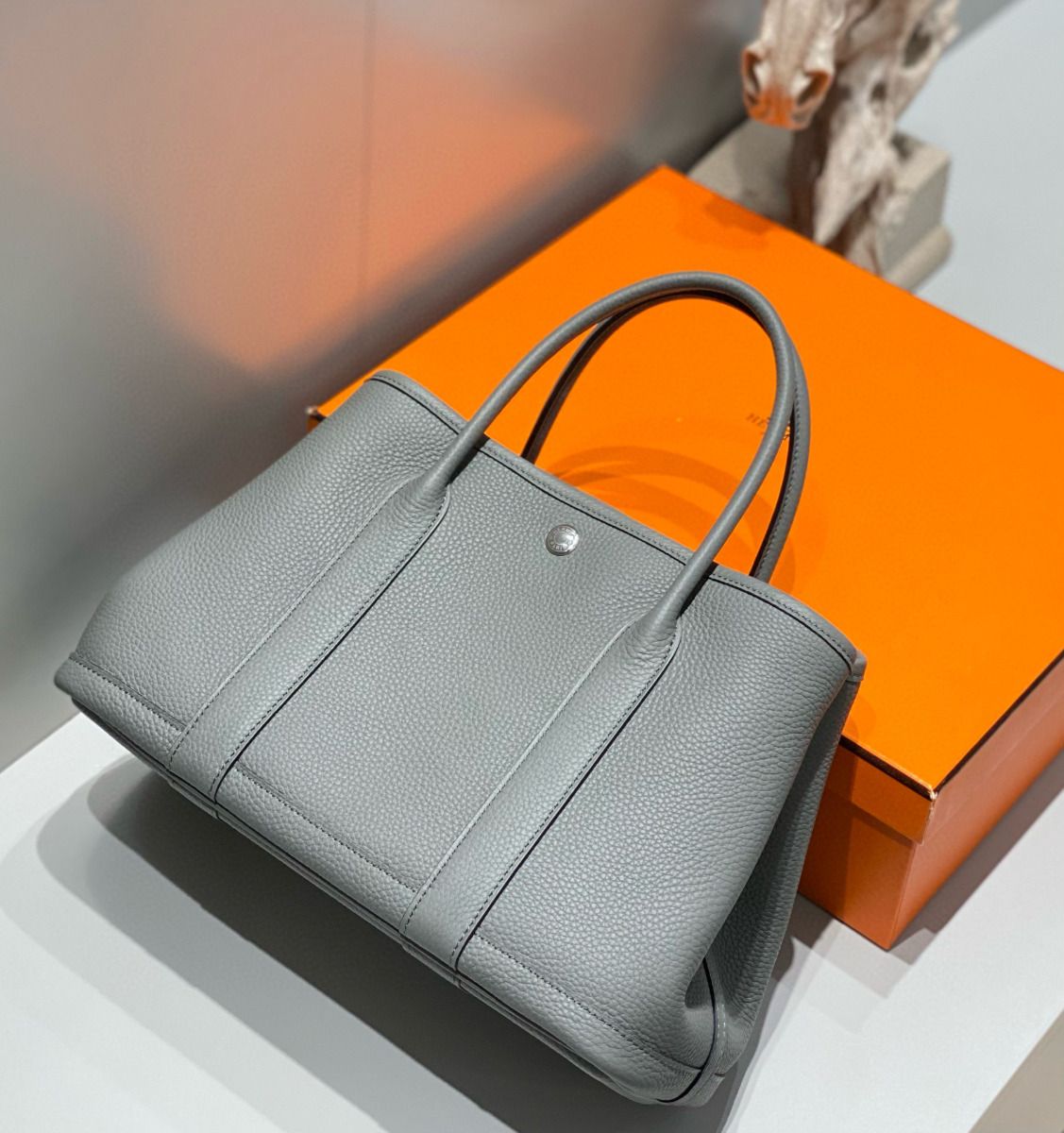 Hermes Garden Party 30 Bag In Gris Meyer Taurillon Leather - Image 4