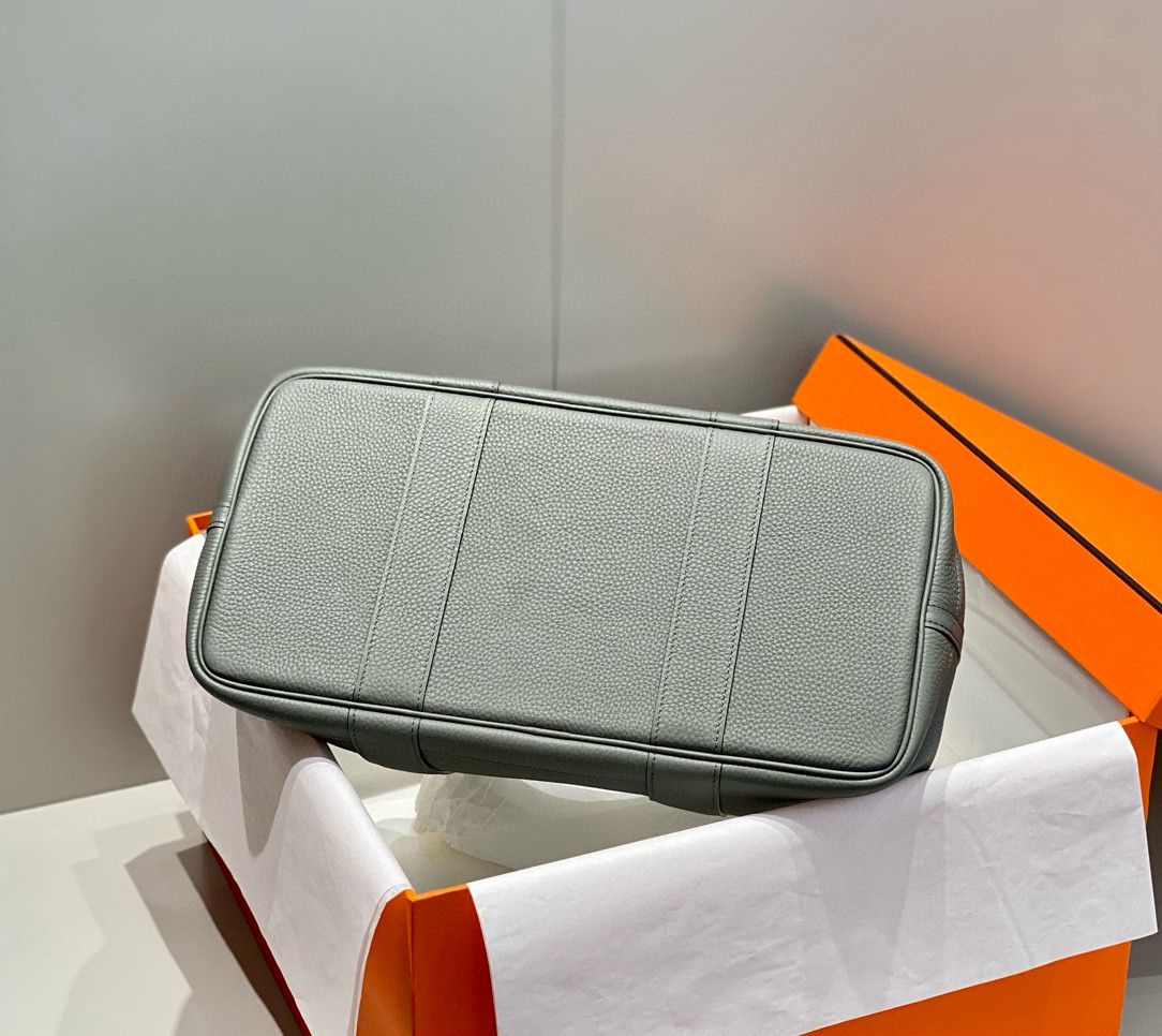 Hermes Garden Party 36 Bag In Gris Meyer Clemence Leather - Image 4