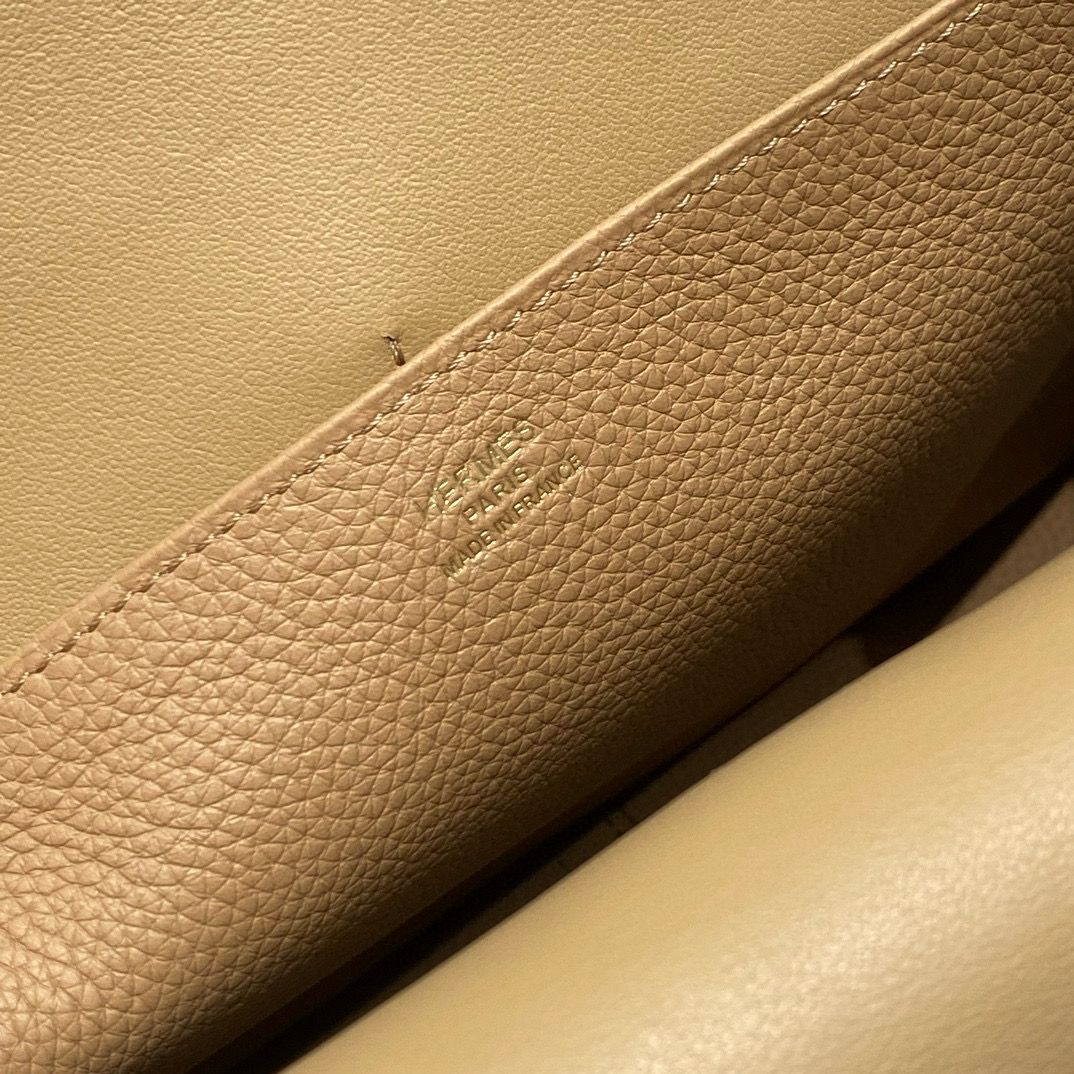 Hermes Halzan 25 Bag in Chai Clemence Leather - Image 7