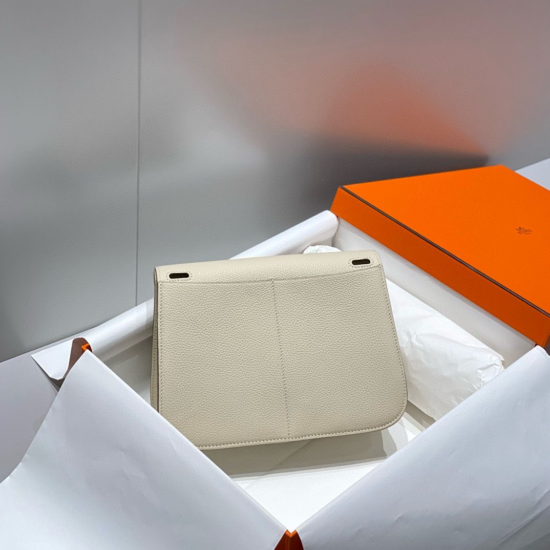 Hermes Halzan 25 Bag in Craie Clemence Leather - Image 3