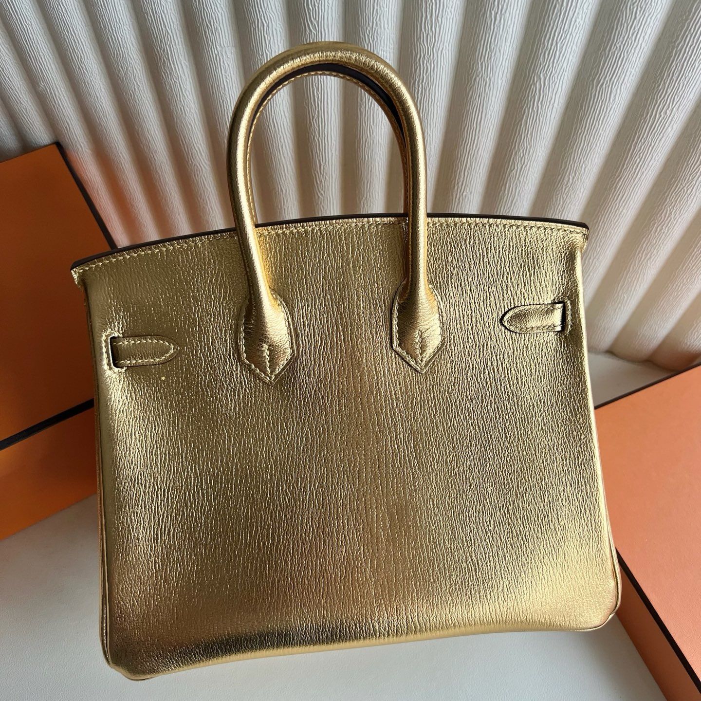 Hermes Birkin 25 Retourne Handmade Bag in Dore Chevre Mysore Goatskin - Image 6