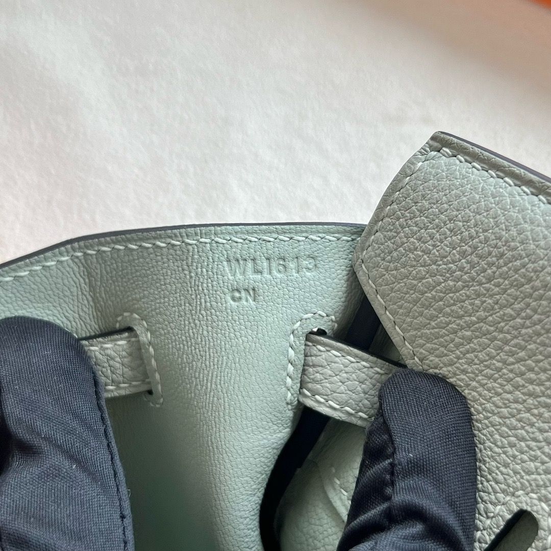 Hermes Birkin 25 Retourne Handmade Bag in Gris Neve Clemence Leather - Image 9