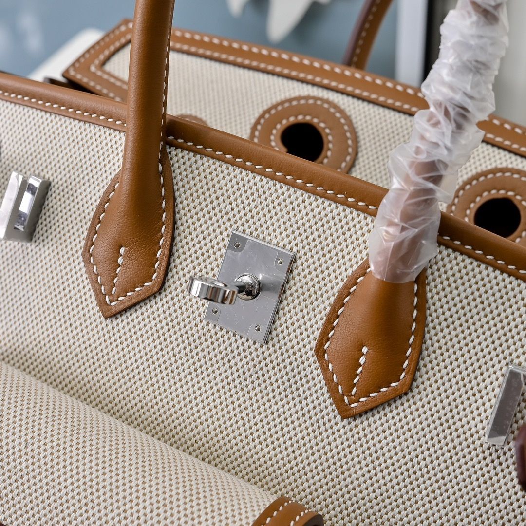 Hermes Birkin Cargo 25 Bag in Ecru Toile and Gold Swift Leather - Image 10