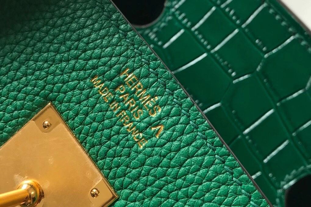 Hermes Touch Birkin 30cm Limited Edition Green Bag - Image 8