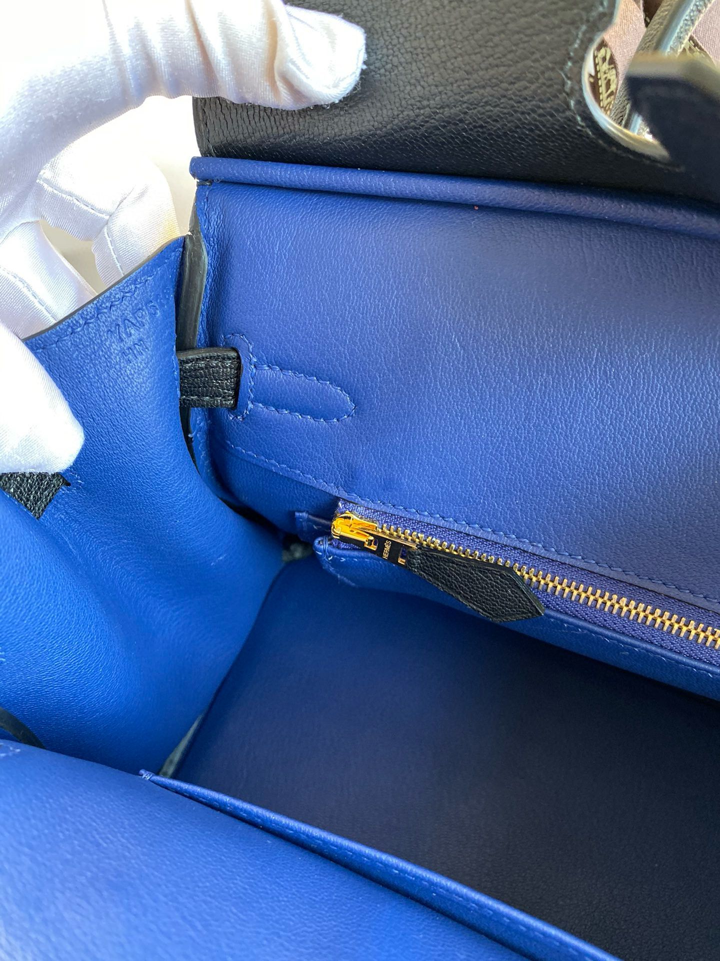 Hermes Birkin 25 Verso Retourne Handmade Bag in Noir Chevre Mysore Goatskin - Image 10