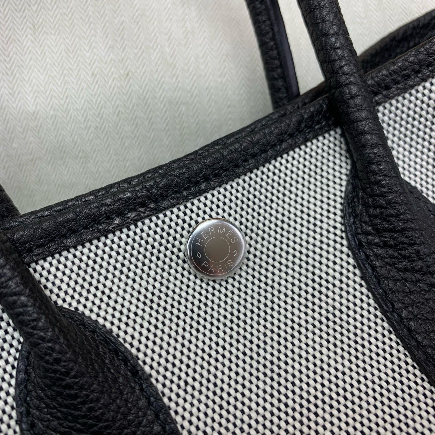 Hermes Neo Garden Party 23 Bag in Canvas and Black Negonda Calfskin - Image 6