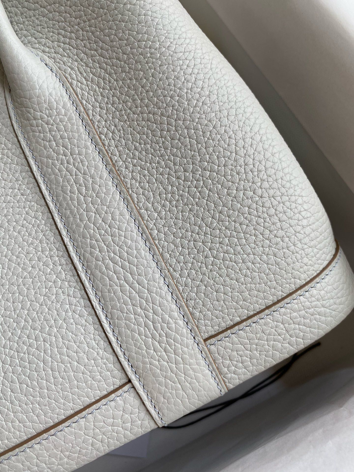 Hermes Garden Party 30 Handmade Bag in Pearl Grey Clemence Leather - Image 5