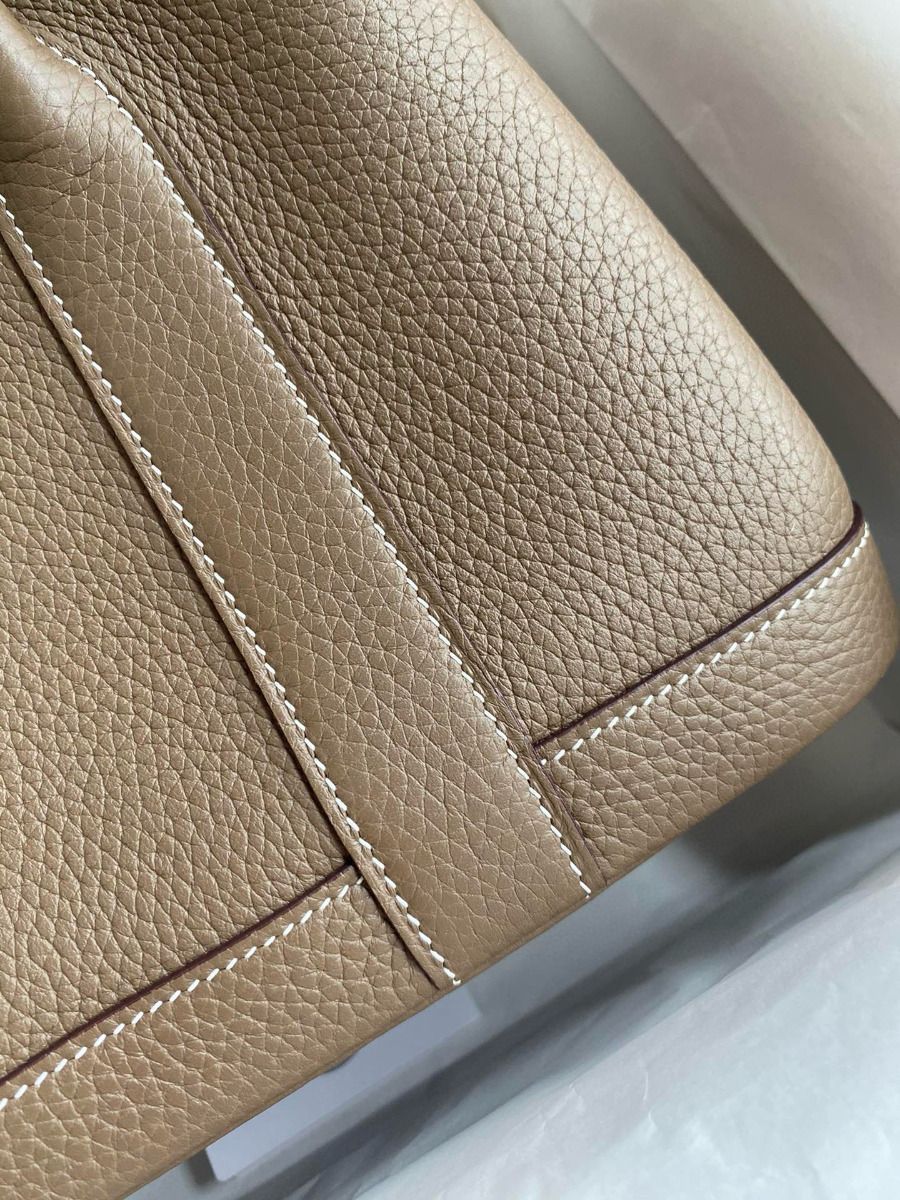 Hermes Garden Party 30 Handmade Bag in Taupe Clemence Leather - Image 5