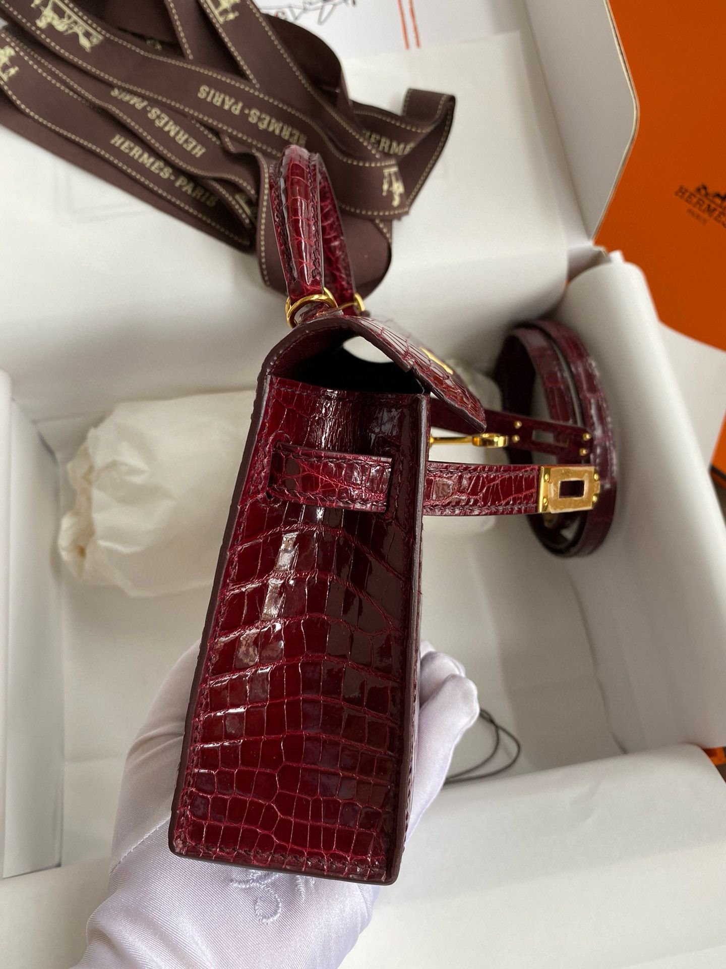 Hermes Kelly Mini II Sellier Handmade Bag in Bordeaux Shiny Alligator Leather - Image 7