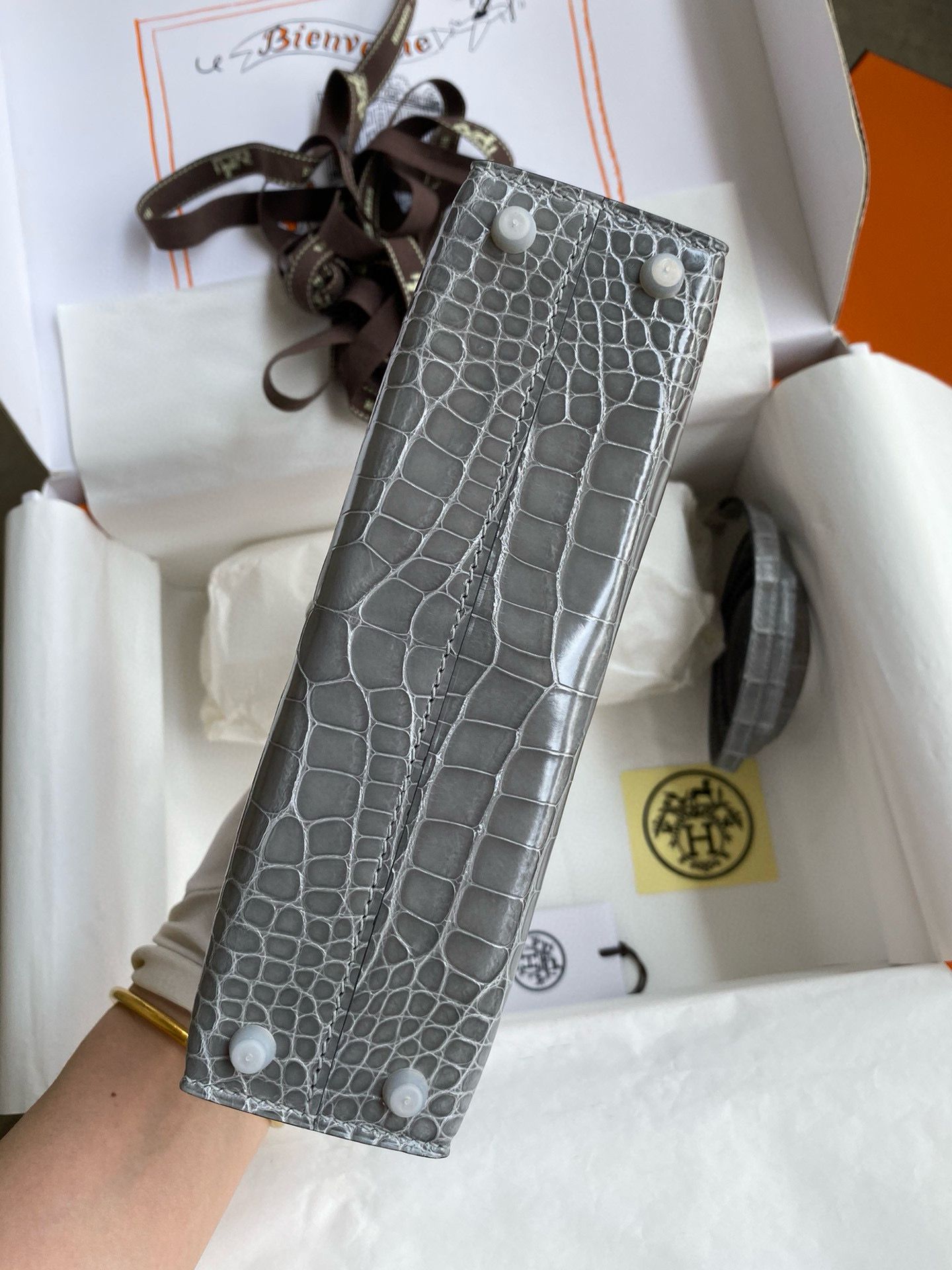 Hermes Kelly Mini II Sellier Handmade Bag in Gris Ciment Shiny Alligator Leather - Image 4