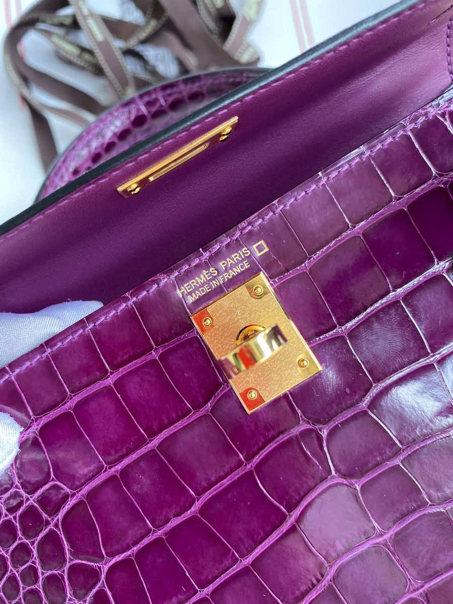 Hermes Kelly Mini II Sellier Handmade Bag In Purple Shiny Alligator Leather - Image 9
