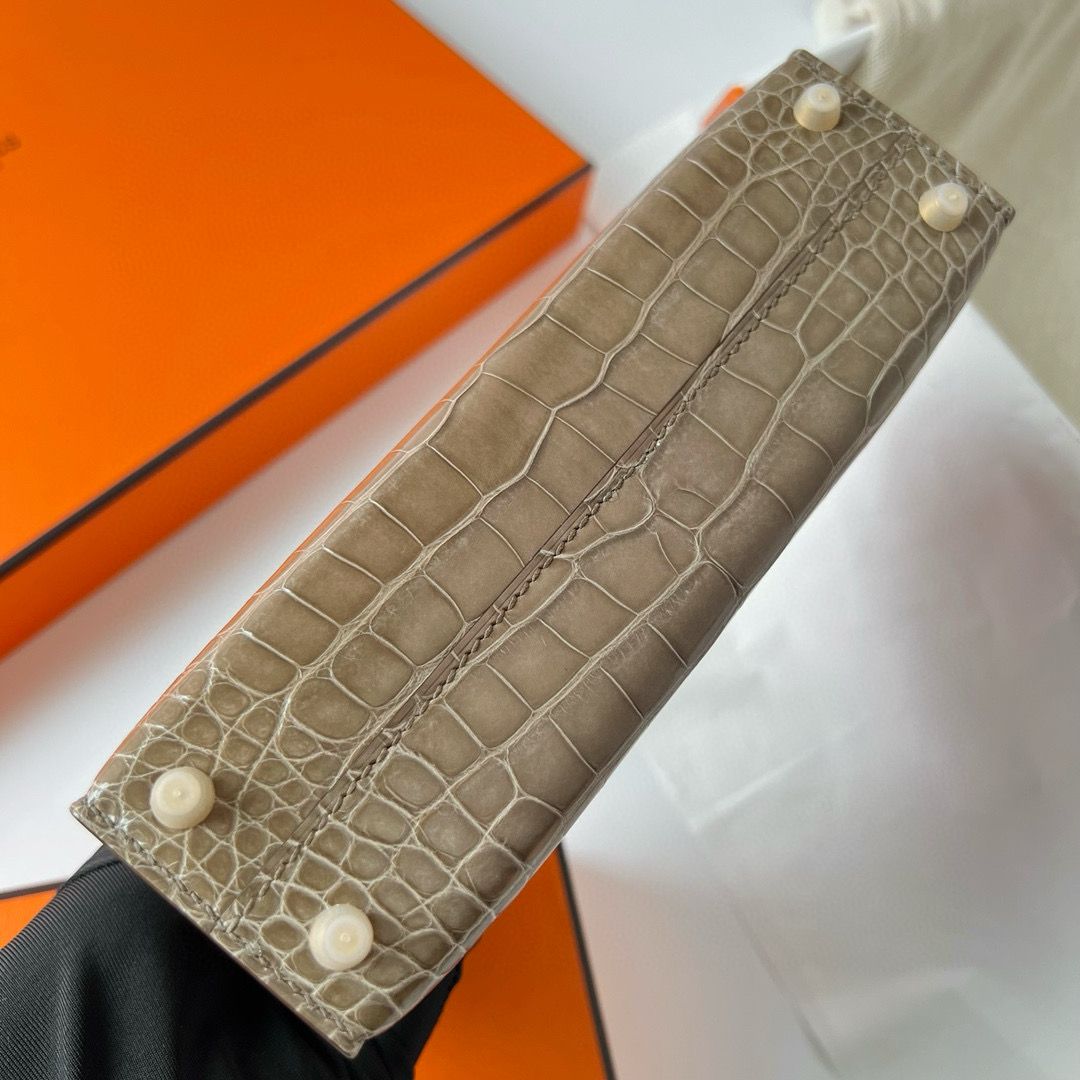 Hermes Kelly Mini II Sellier Handmade Bag in Taupe Shiny Alligator Leather - Image 8