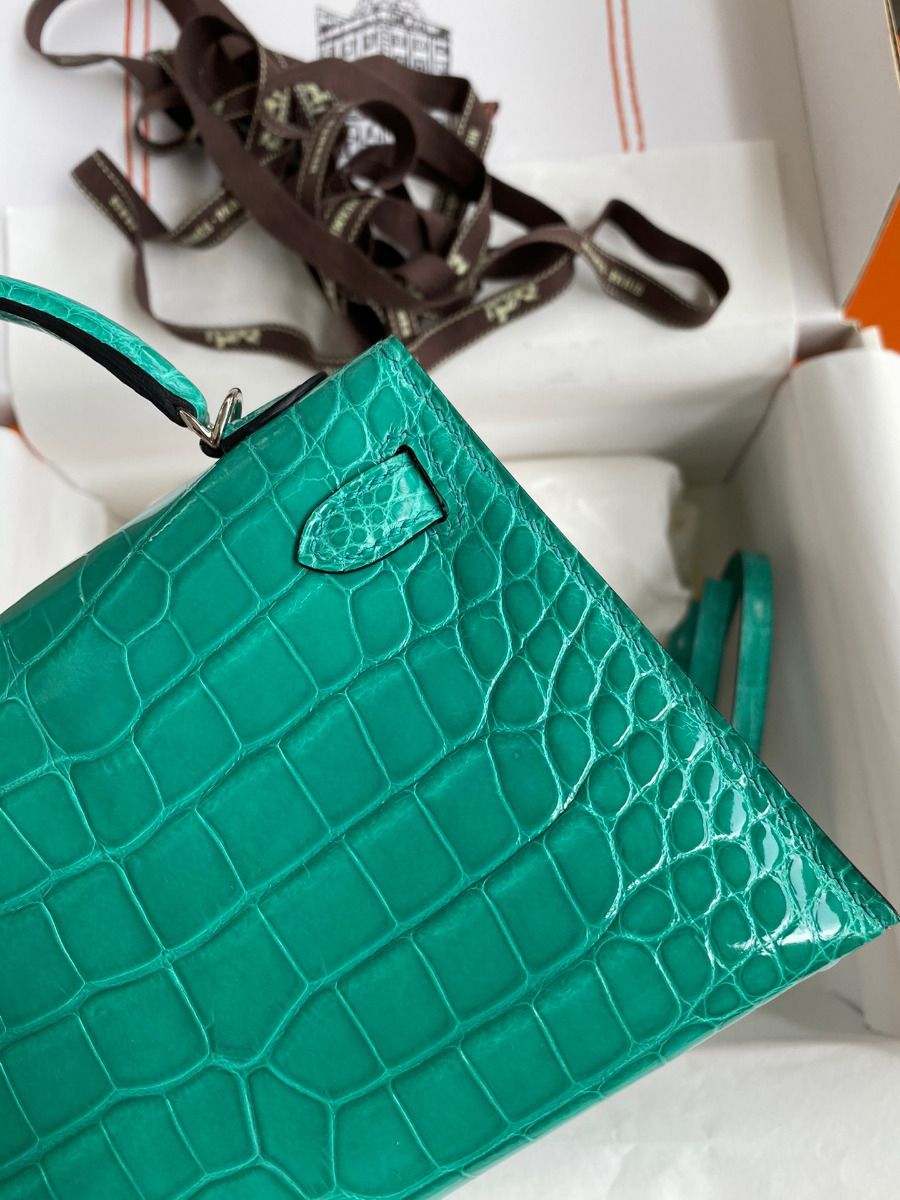 Hermes Kelly Mini II Sellier Handmade Bag In Vert Jude Shiny Alligator Leather - Image 6