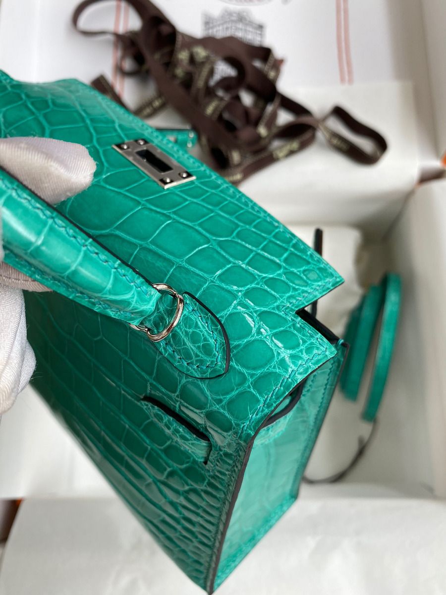 Hermes Kelly Mini II Sellier Handmade Bag In Vert Jude Shiny Alligator Leather - Image 8