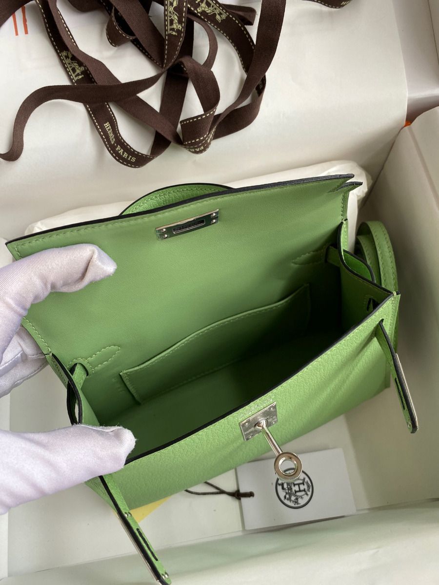 Hermes Kelly Mini II Sellier Handmade Bag In Vert Criquet Chevre Mysore Leather - Image 9