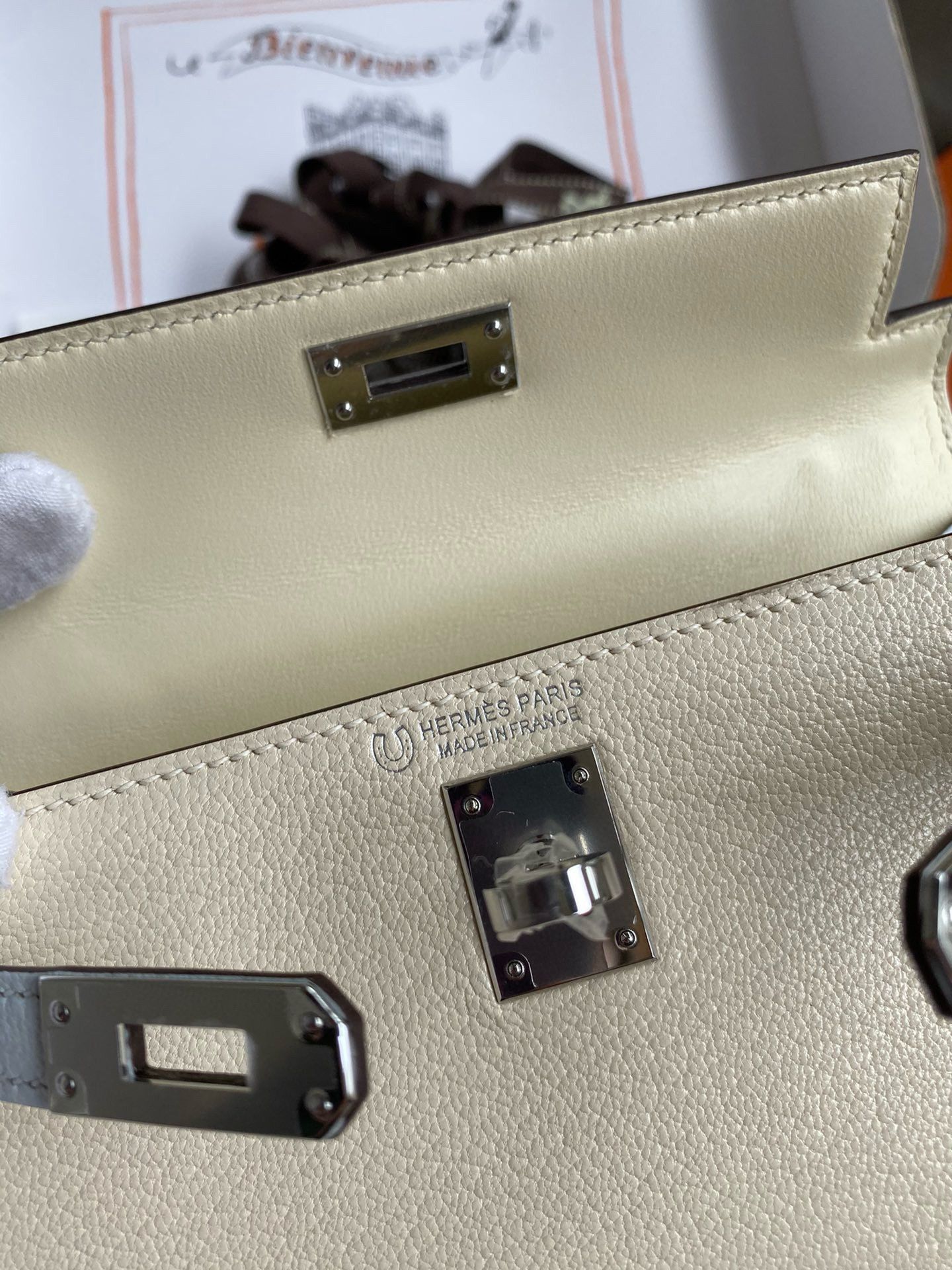 Hermes Kelly Mini II Sellier Bicolor Handmade Bag in Nata and Blue Brume Chevre Mysore Leather - Image 9