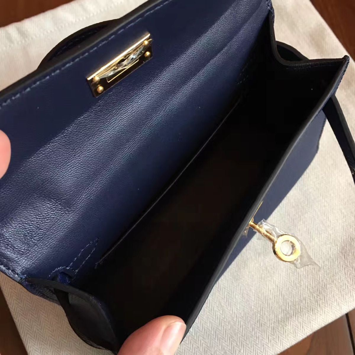 Hermes Kelly Mini II Handmade Bag In Sapphire Epsom Leather - Image 6