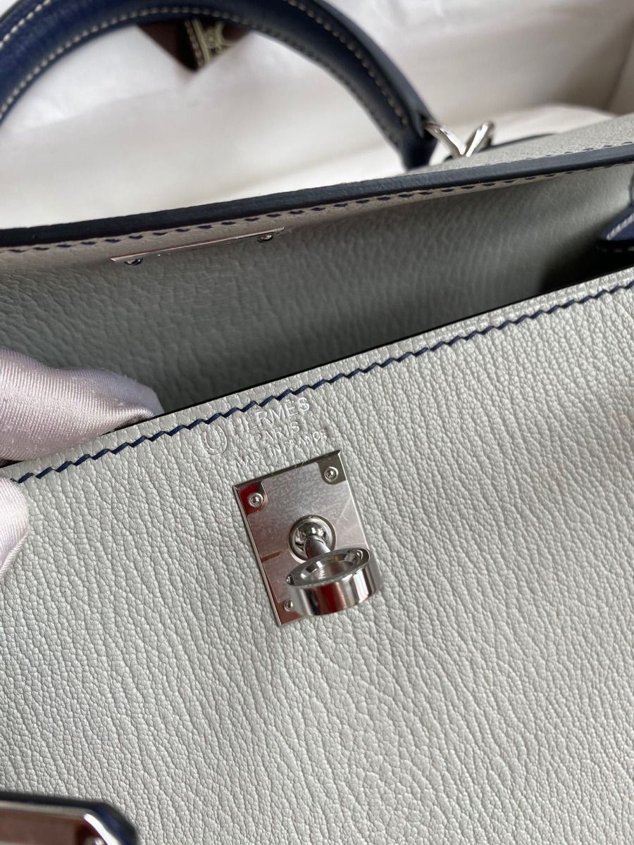 Hermes Kelly Sellier 25 Bicolor Bag in Pearl Grey and Blue Mysore Goatskin - Image 8