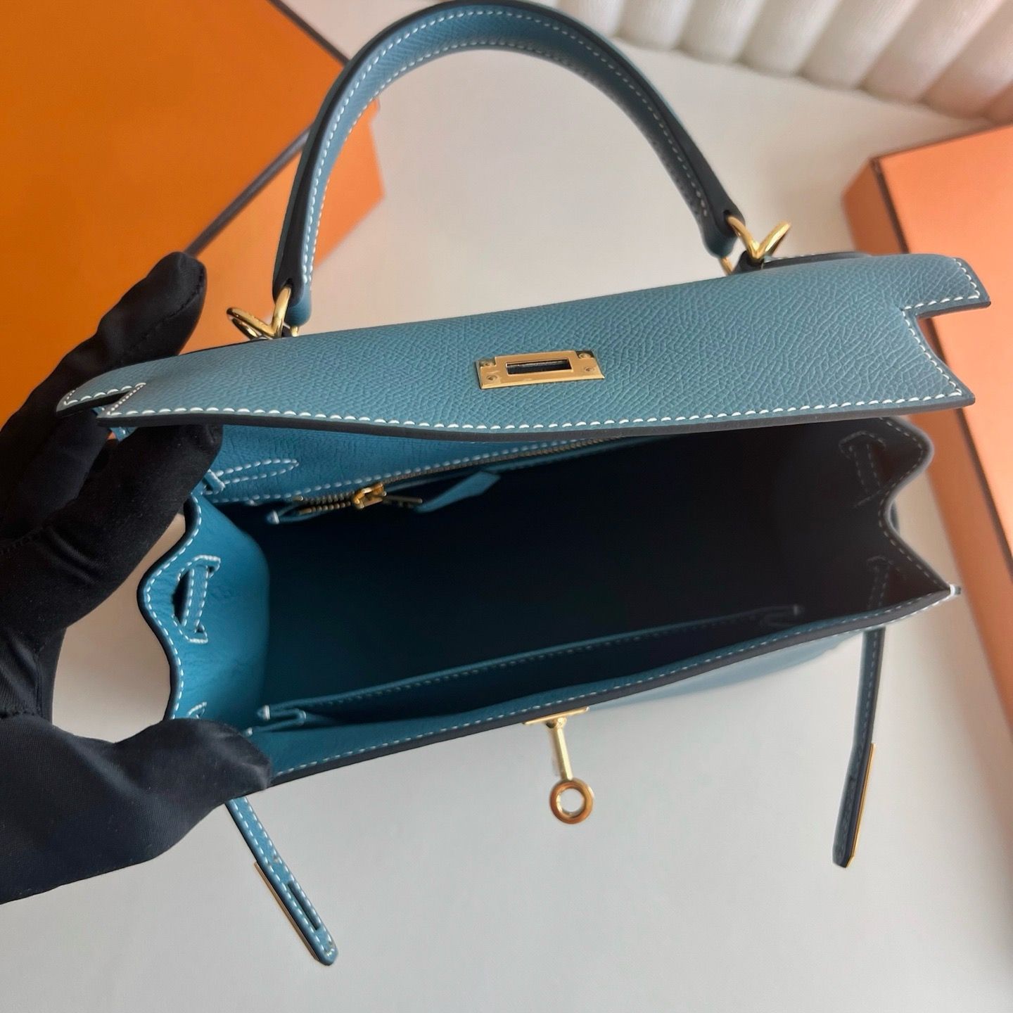 Hermes Kelly Sellier 25 Handmade Bag in New Blue Jean Epsom Calfskin - Image 7