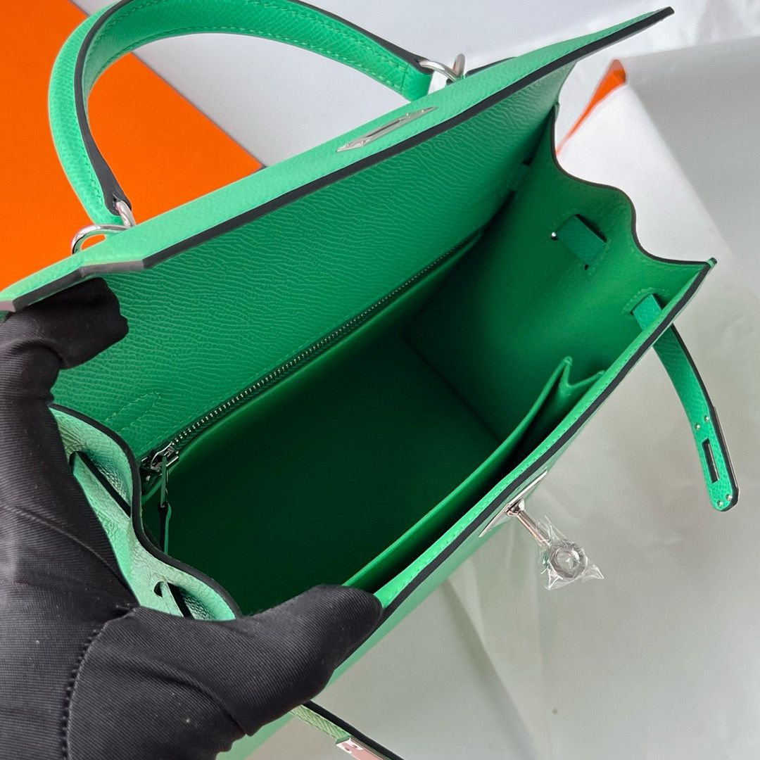 Hermes Kelly Sellier 25 Handmade Bag in Vert Comics Epsom Calfskin - Image 10