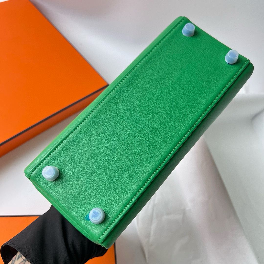 Hermes Kelly Retourne 25 Handmade Bag in Bambou Swift Calfskin - Image 8