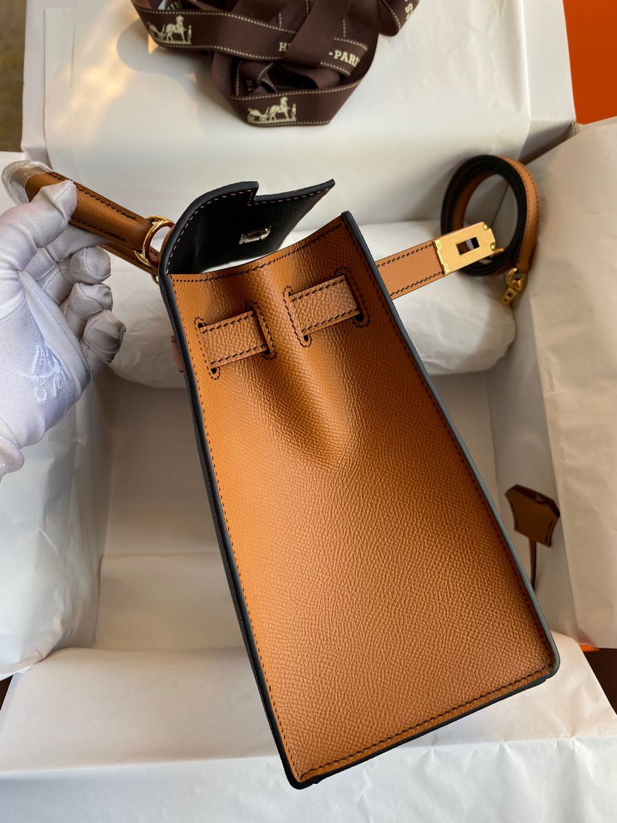 Hermes Kelly Sellier 28 Bicolor Bag in Black and Gold Epsom Calfskin - Image 6