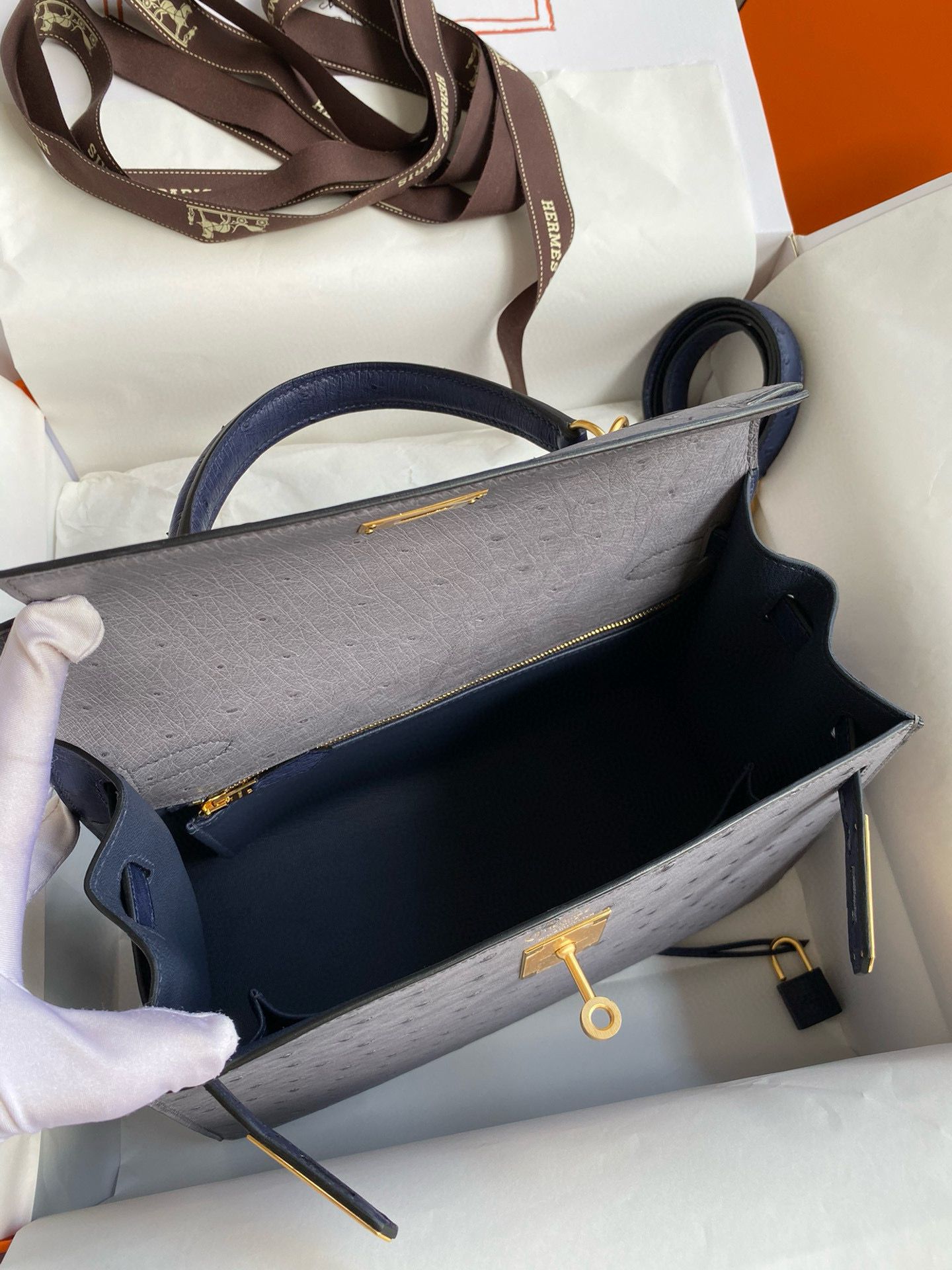 Hermes HSS Kelly 28 Bicolor Bag in Gris Agate and Blue Iris Ostrich Leather - Image 9