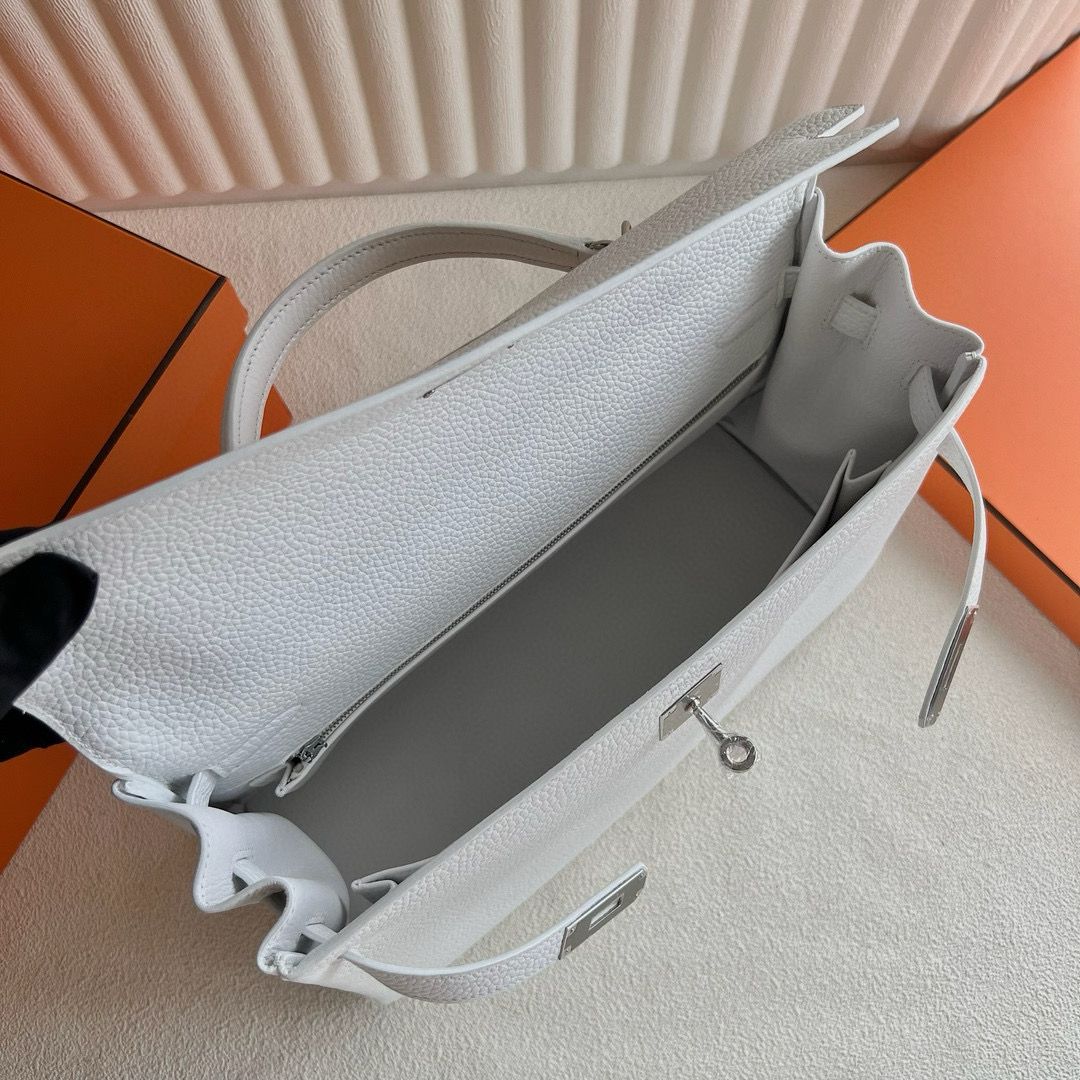 Hermes Kelly Retourne 35 Handmade Bag in White Clemence Leather - Image 4