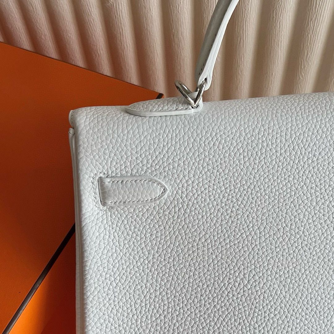 Hermes Kelly Retourne 35 Handmade Bag in White Clemence Leather - Image 10