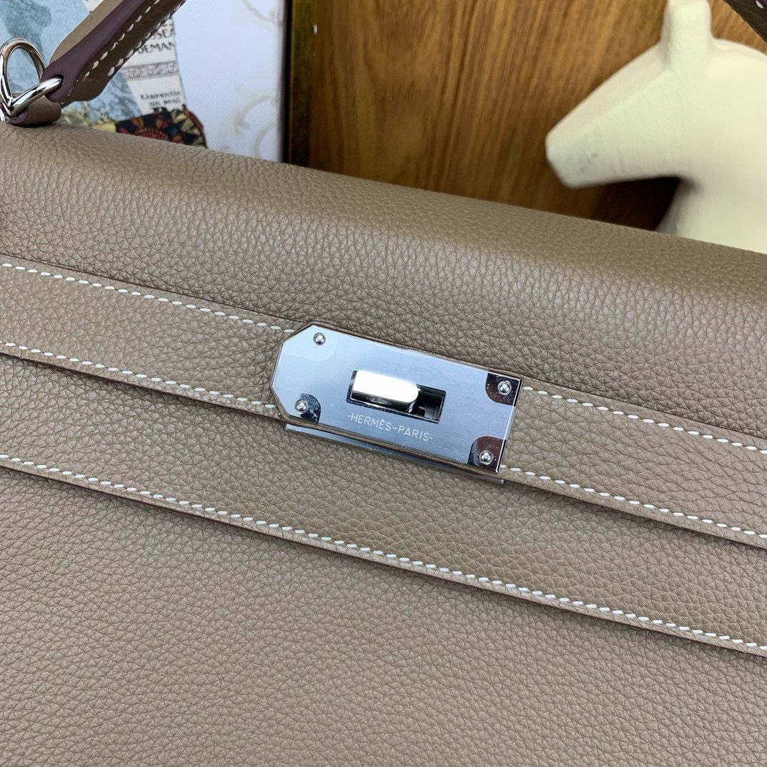 Hermes Kelly 42 Maxi Handmade Bag in Taupe Clemence Leather - Image 10