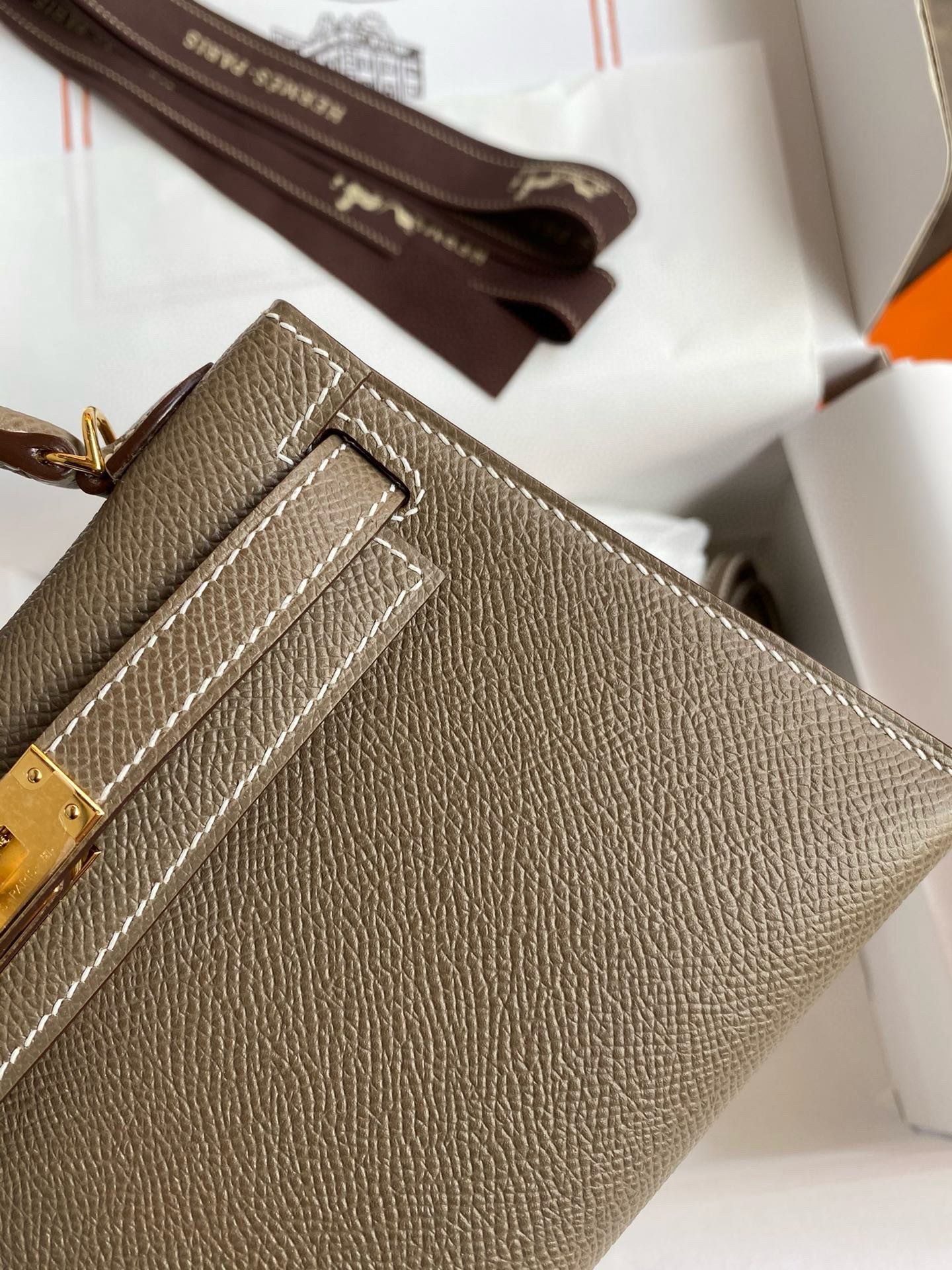 Hermes Kelly Mini II Verso Sellier Handmade Bag in Taupe Epsom Calfskin - Image 5