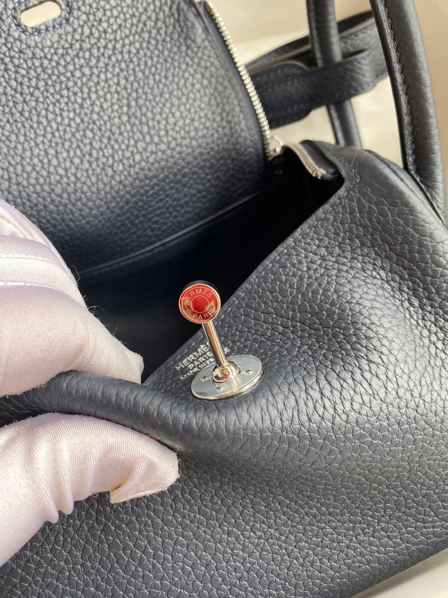 Hermes Mini Lindy Handmade Bag In Blue Nuit HHL19clbnClemence Leather - Image 10