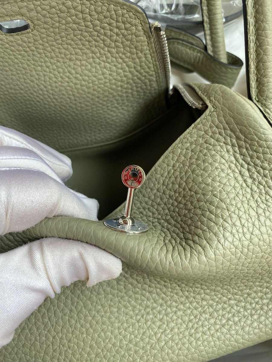 Hermes Mini Lindy Handmade Bag In Sauge Clemence Leather - Image 10