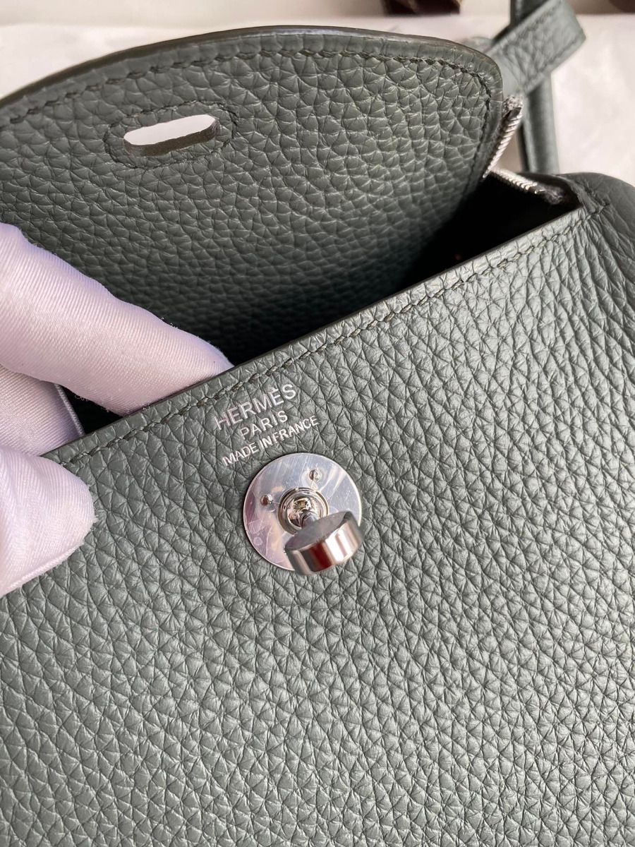 Hermes Mini Lindy Handmade Bag In Vert Amande Clemence Leather - Image 8