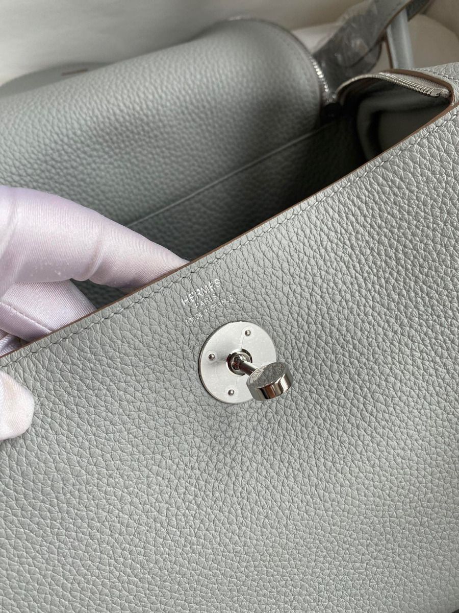 Hermes Lindy 26 Handmade Bag In Blue Glacier Clemence Leather - Image 10