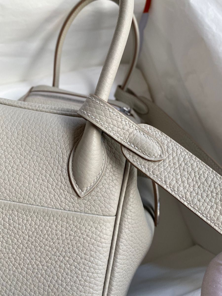 Hermes Lindy 26 Handmade Bag In Beton Clemence Leather - Image 5
