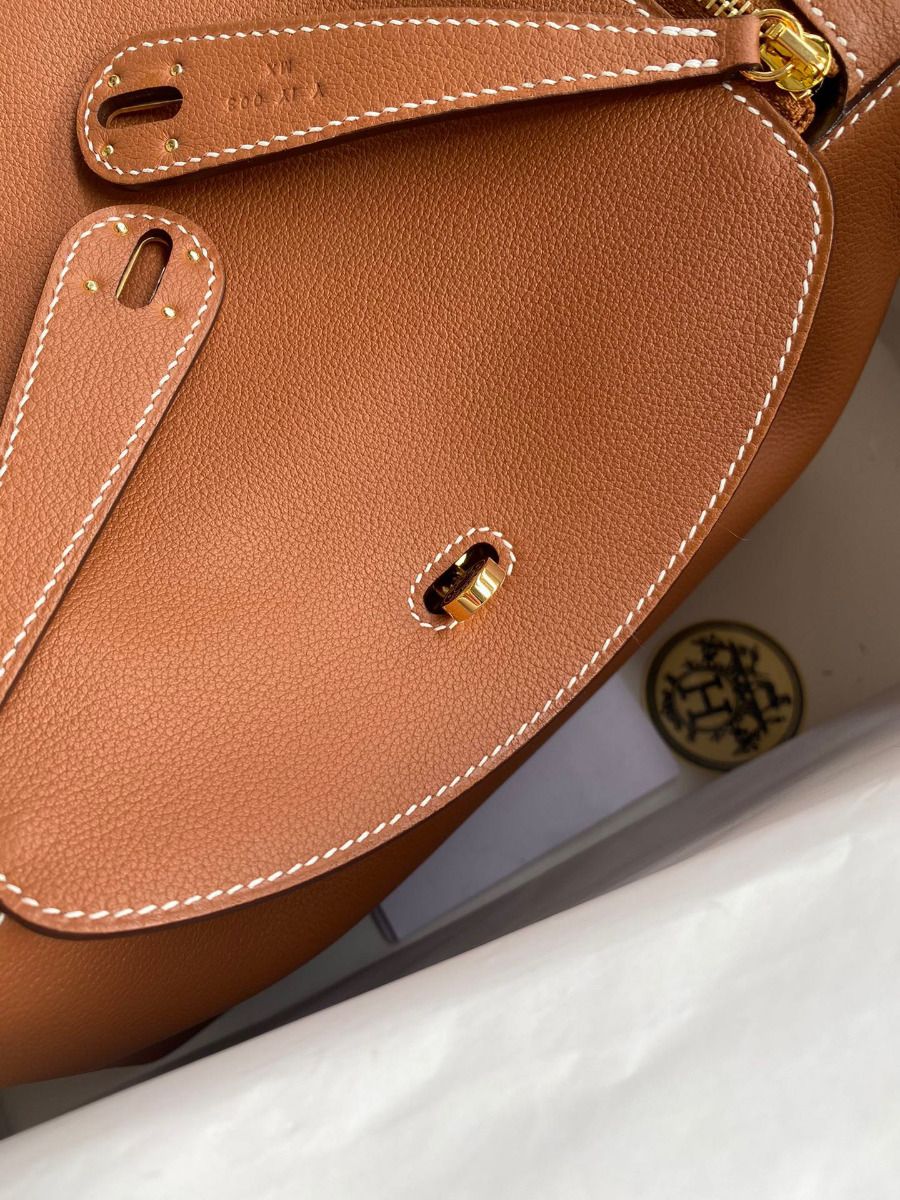 Hermes Lindy 26 Handmade Bag In Gold Evercolor Leather - Image 7