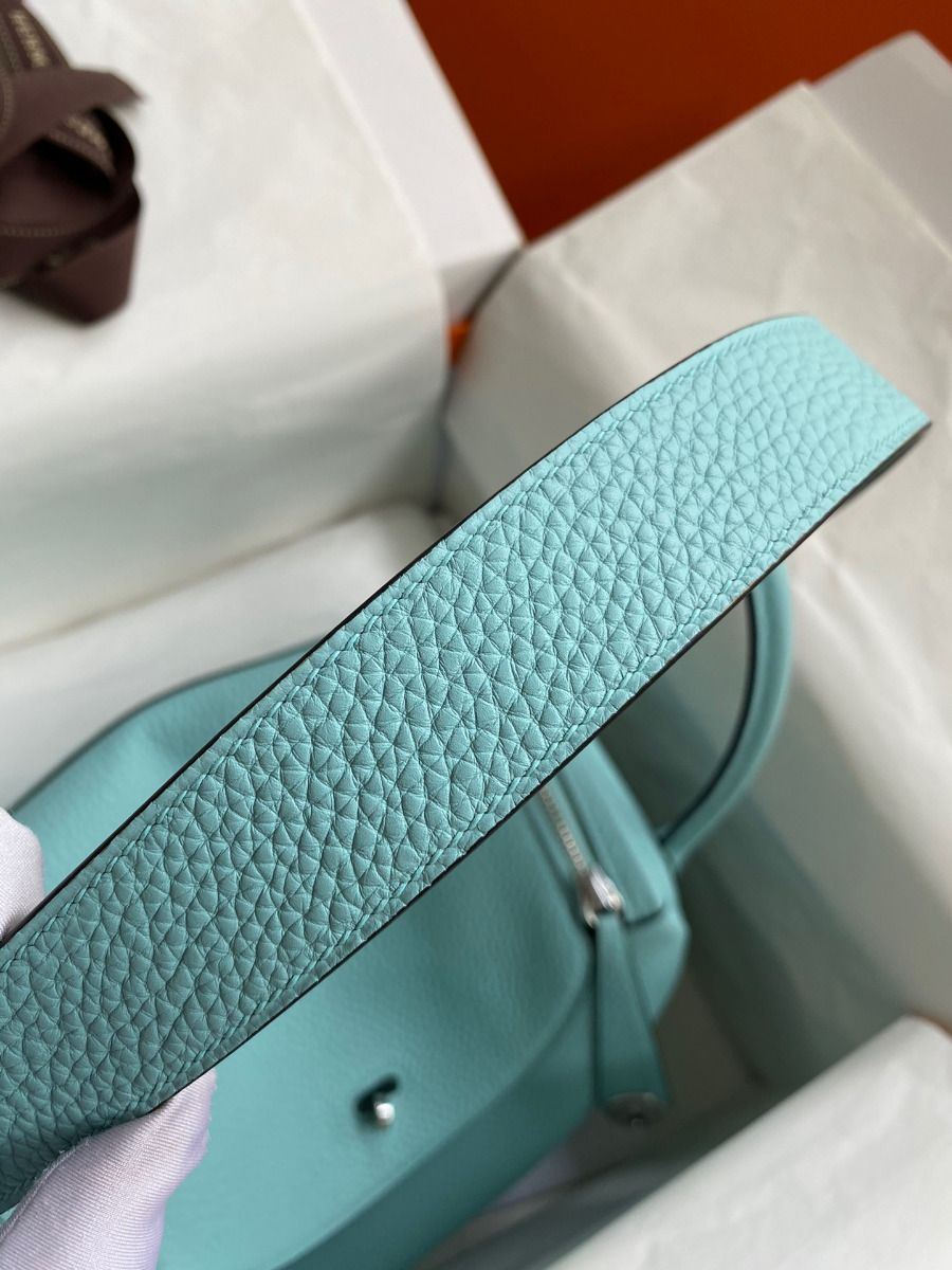 Hermes Lindy 30 Handmade Bag In Blue Atoll Clemence Leather - Image 6