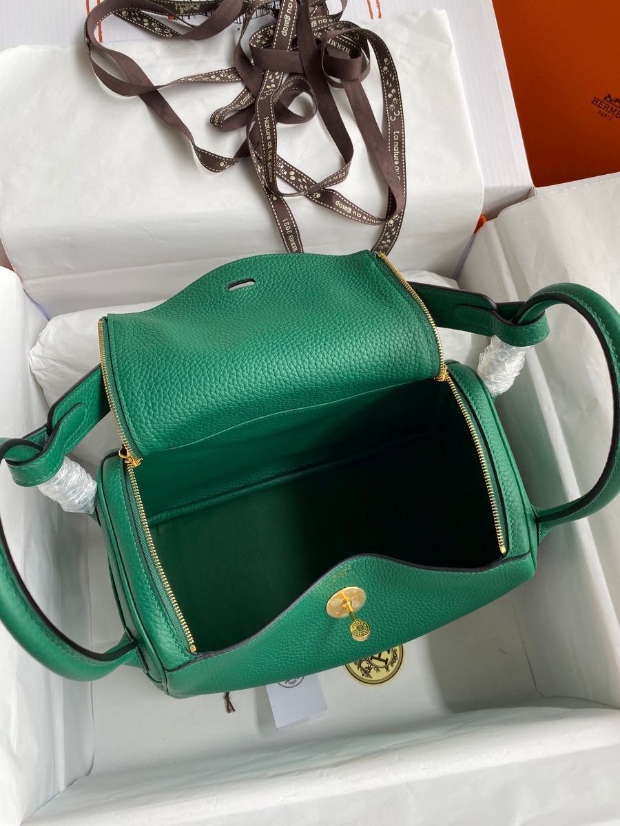 Hermes Lindy 30 Handmade Bag In Malachite Clemence Leather - Image 8