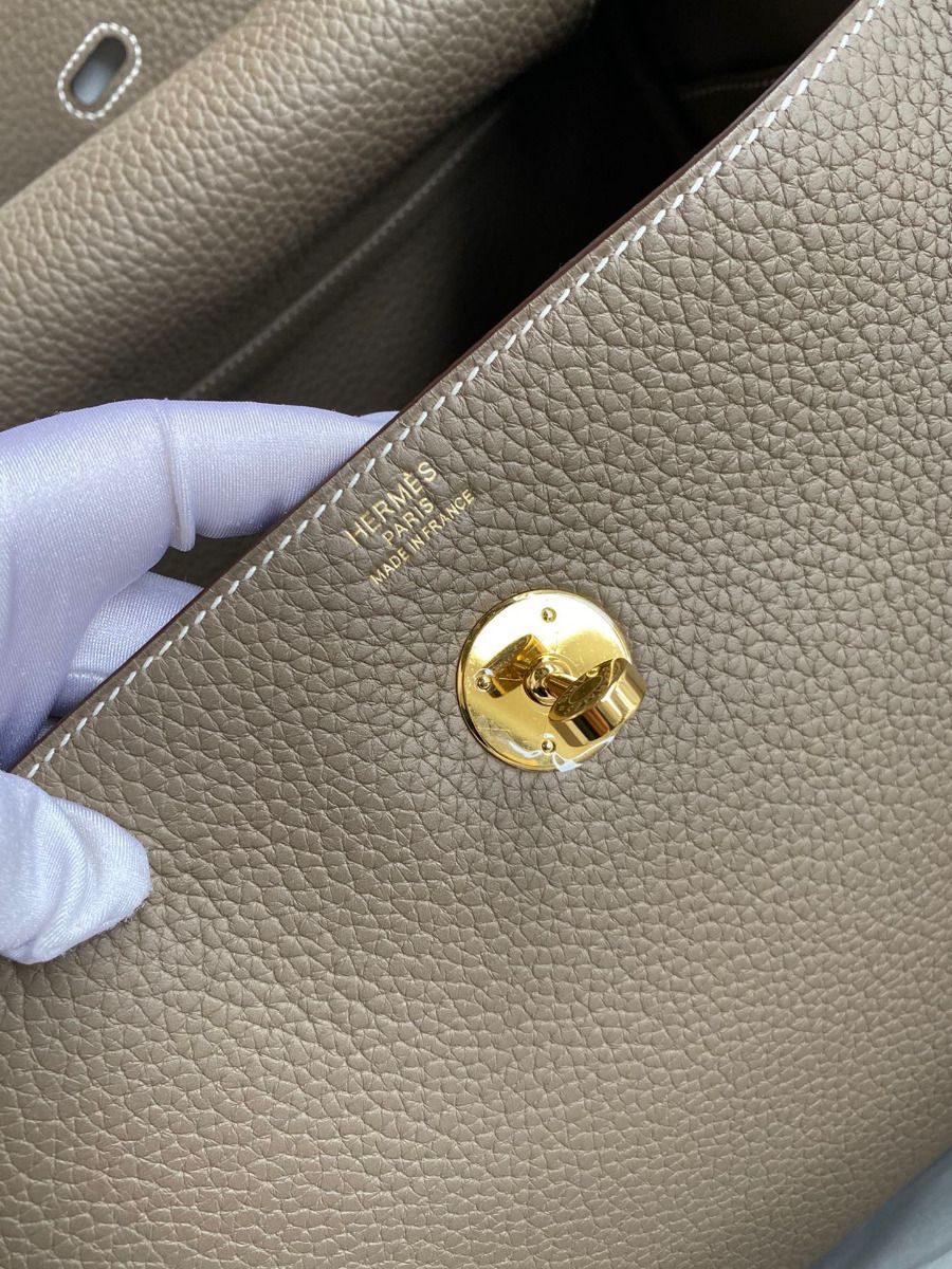 Hermes Lindy 30 Handmade Bag In Taupe Clemence Leather - Image 8