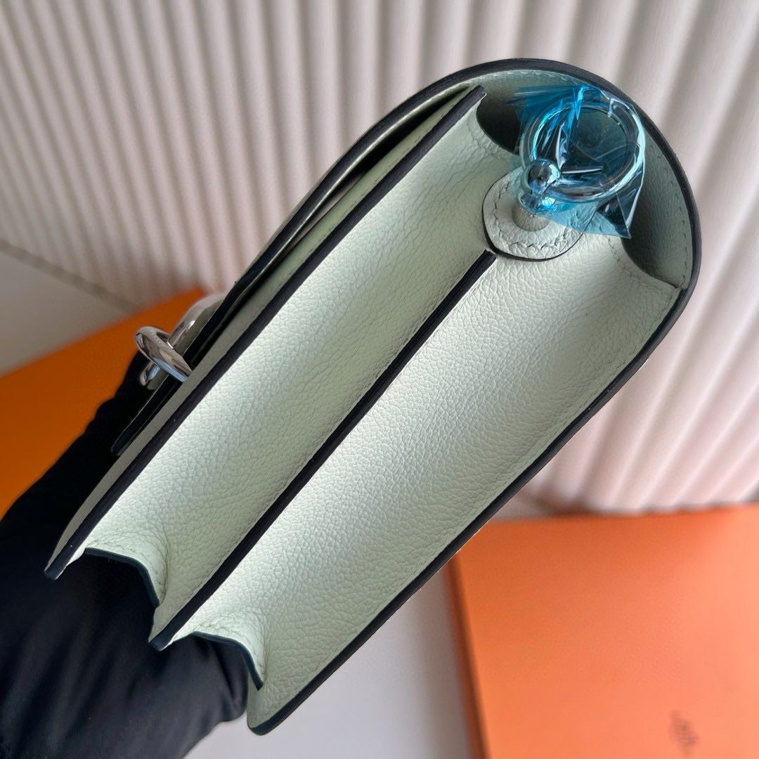 Hermes Roulis Mini 18 Bag in Vert Fizz Evercolor Calfskin - Image 4