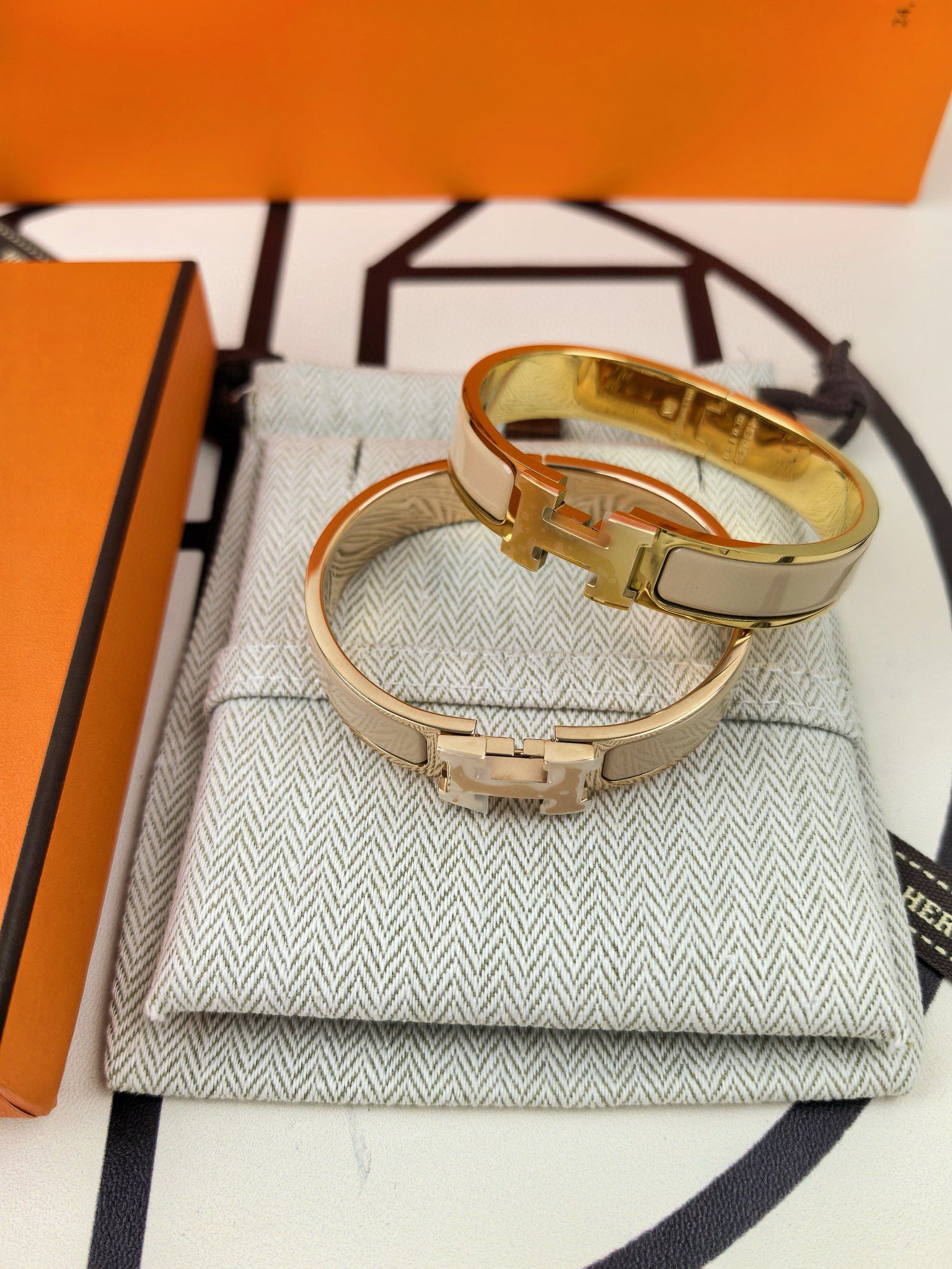 Hermes Cream Enamel Clic H Bracelet - Image 5