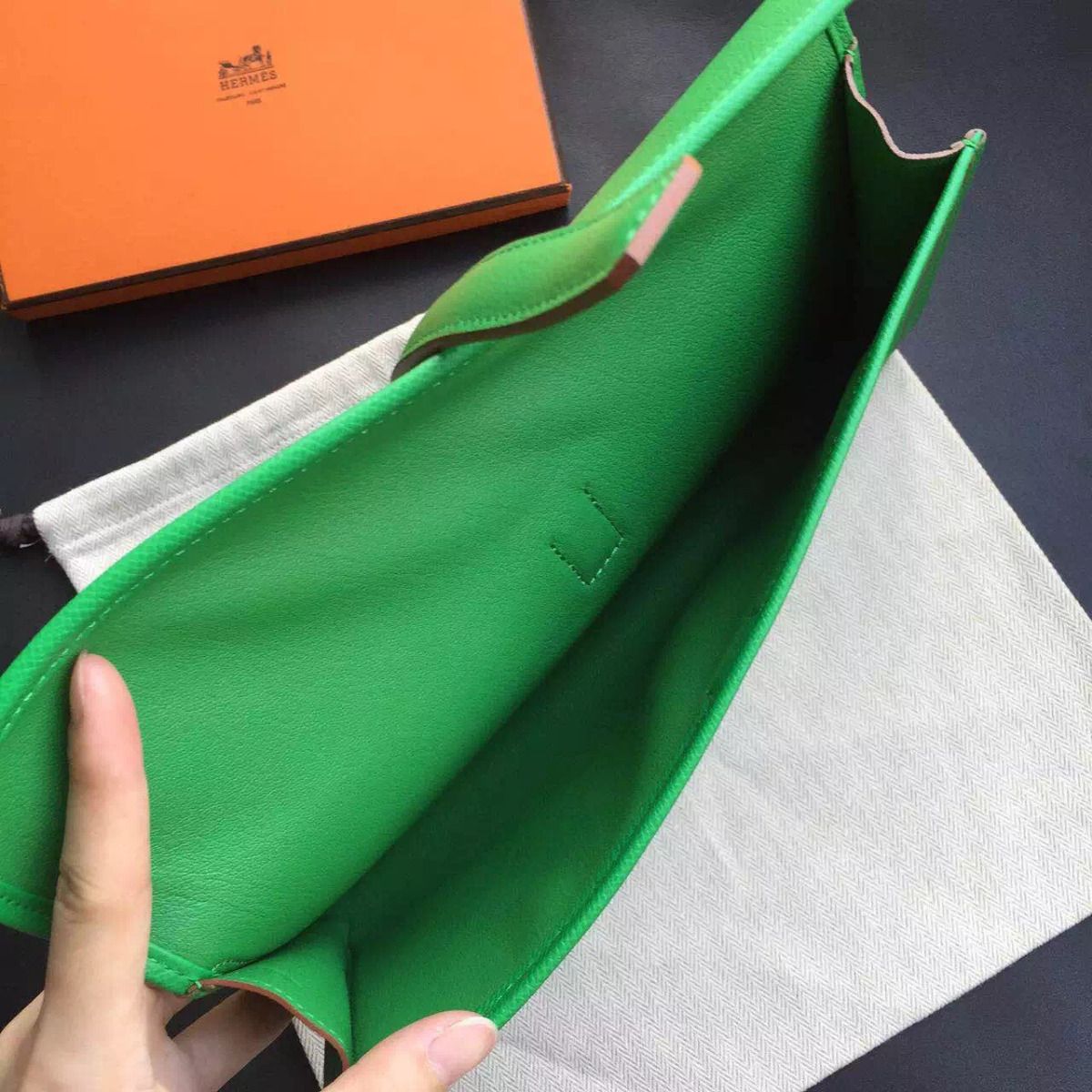 Hermes Jige Elan 29 Clutch Bag In Bamboo Epsom Calfskin - Image 9