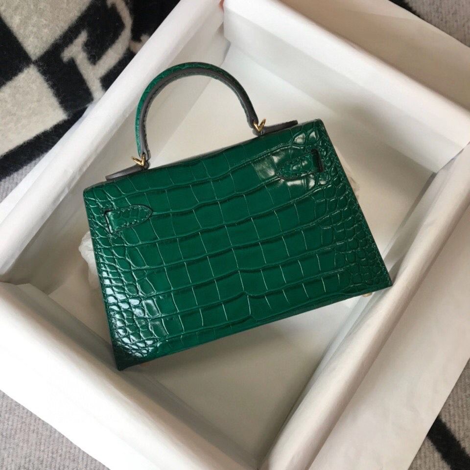 Hermes Kelly Mini II Bag In Green Embossed Crocodile Leather - Image 3